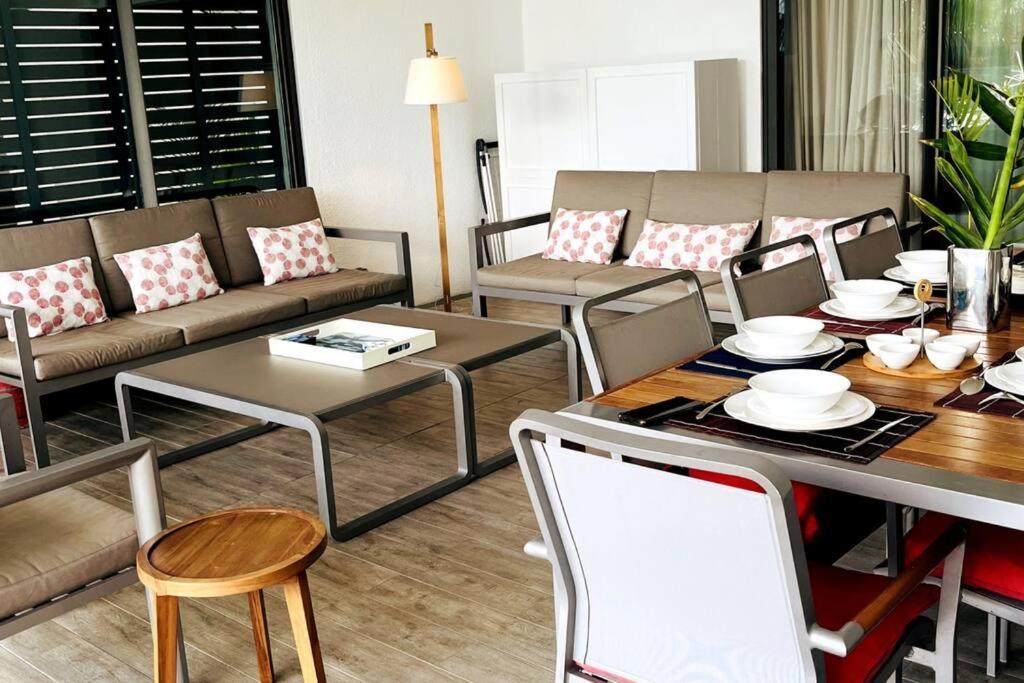 Latitude Luxury Seafront Suite Rivière Noire Eksteriør billede