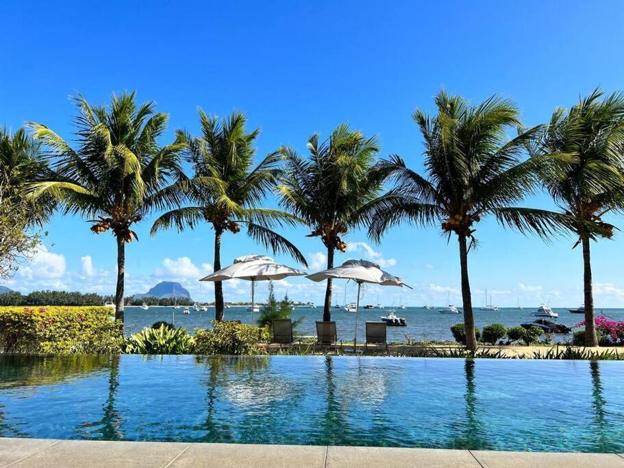 Latitude Luxury Seafront Suite Rivière Noire Eksteriør billede