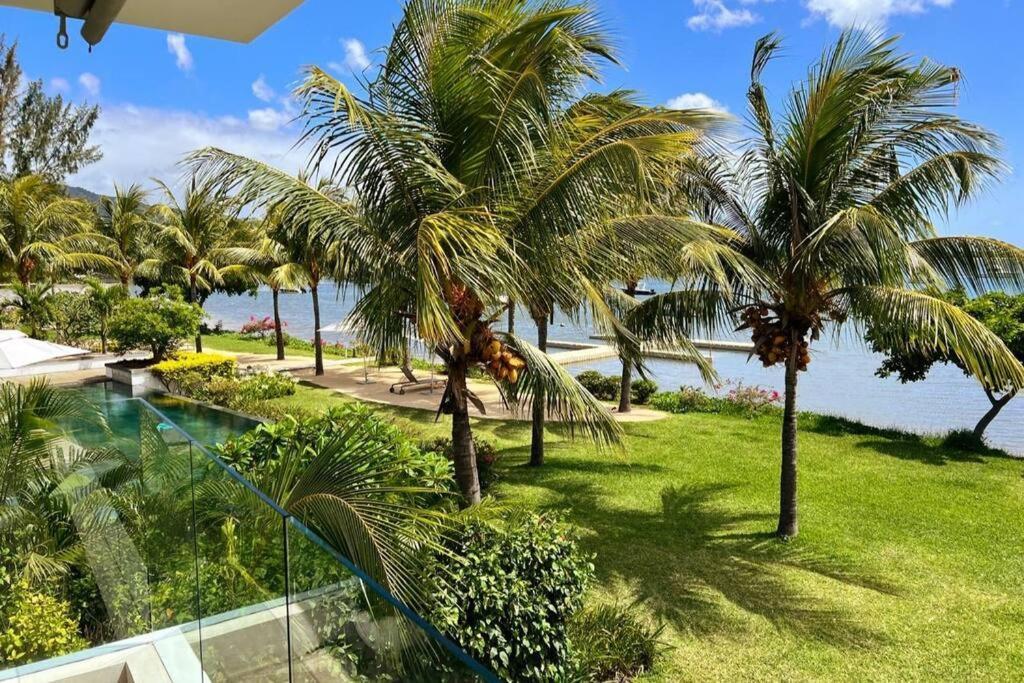 Latitude Luxury Seafront Suite Rivière Noire Eksteriør billede